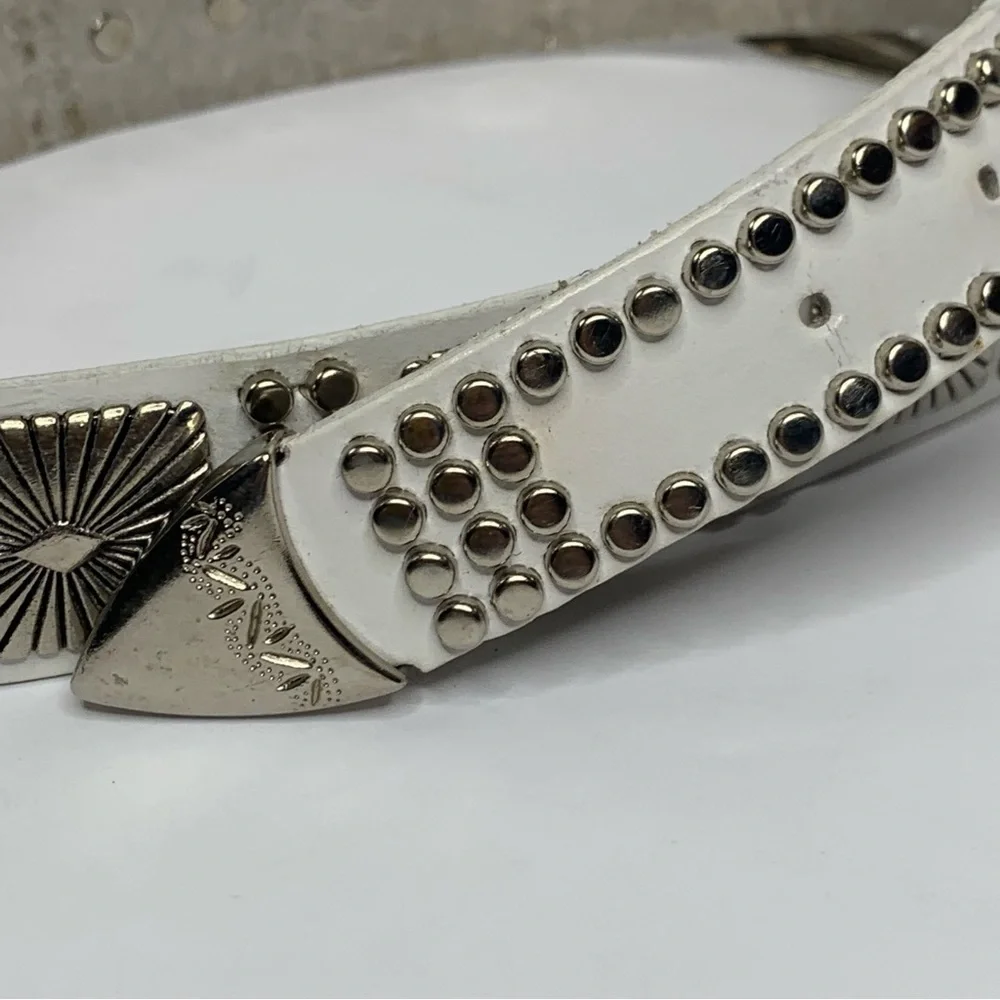 White Leather Western Highly Decorated 206 Silver Rivets 11 Square Accents Belt